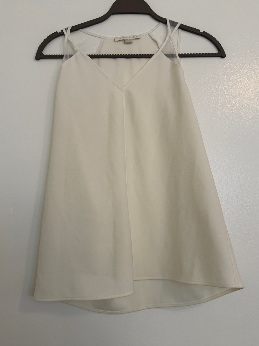 Copper & Ella Cream V Neck Top